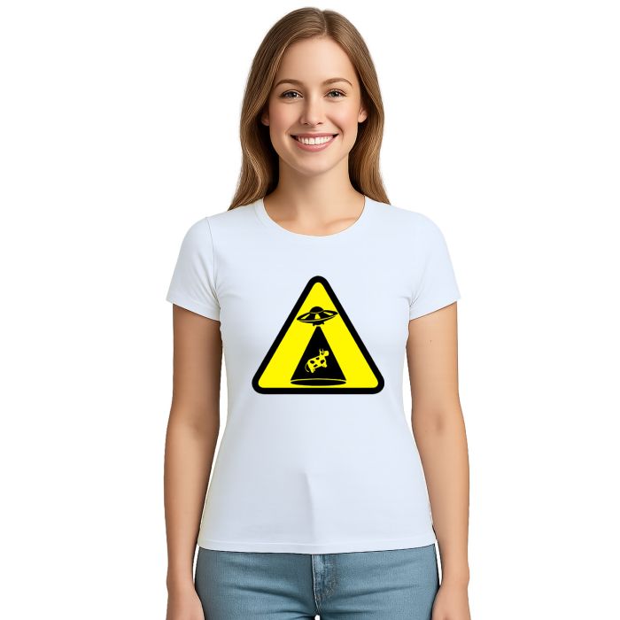 Camiseta Vaca Abduzida Cuidado Estampa Personalizada