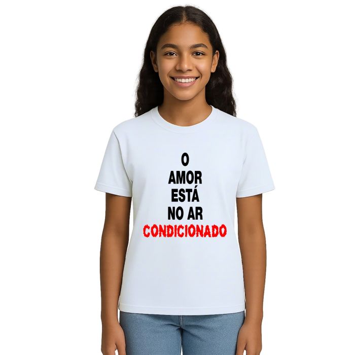 Camiseta O Amor Está No Ar Estampa Personalizada