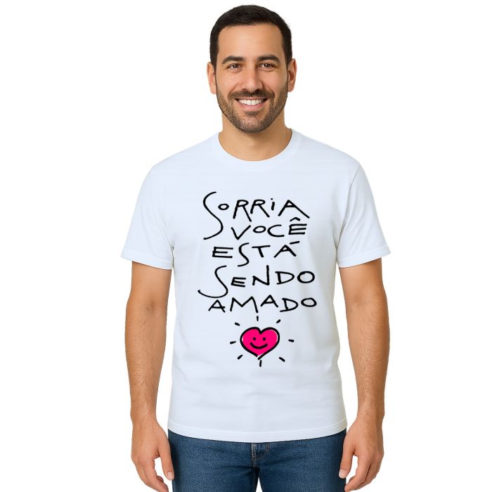 Camiseta Sorria Você Está Sendo Amado Personalizada