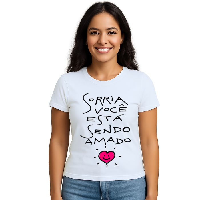 Camiseta Sorria Você Está Sendo Amado Personalizada