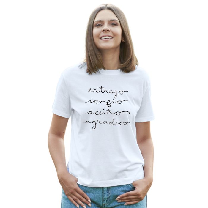 Camiseta Entrego Confio Aceito Agradeço Personalizada