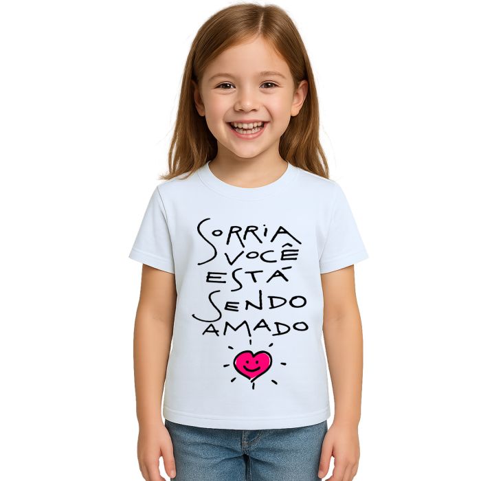Camiseta Sorria Você Está Sendo Amado Personalizada
