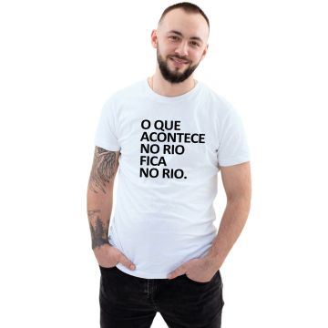 Camiseta Acontece No Rio Fica No Rio Personalizada
