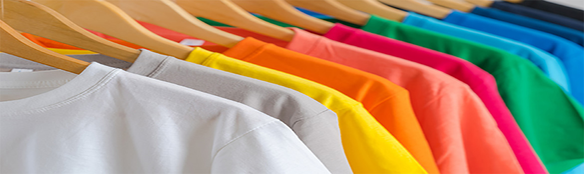 Camisetas de várias cores